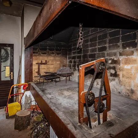 2 Bedroom Cozy In زادار